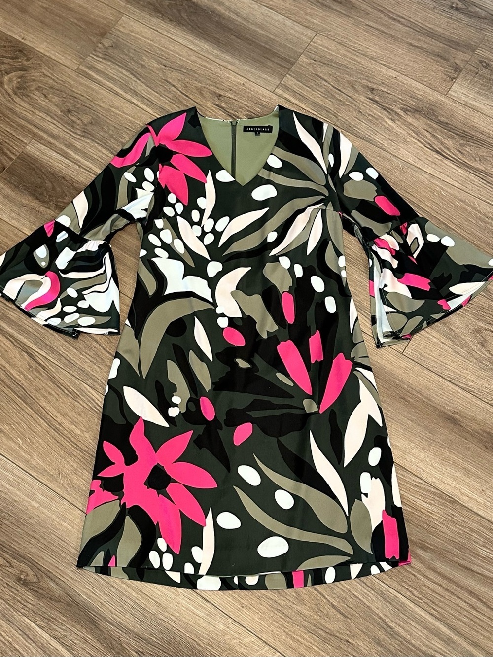 Abbey Glass Floral Print V-Neck Bell Sleeve Dress - Pink & Olive Small